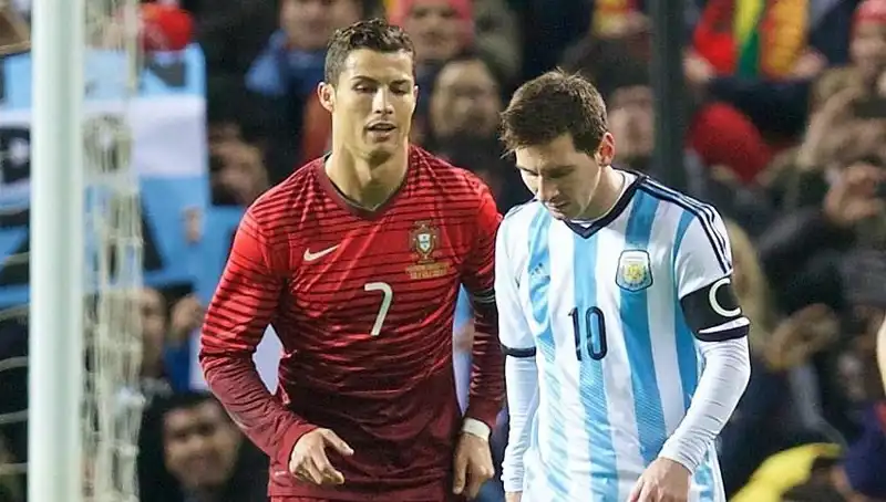 Ronaldo ve Messi Yarışında Zamanın Gölgesinde Kalan Şampiyon