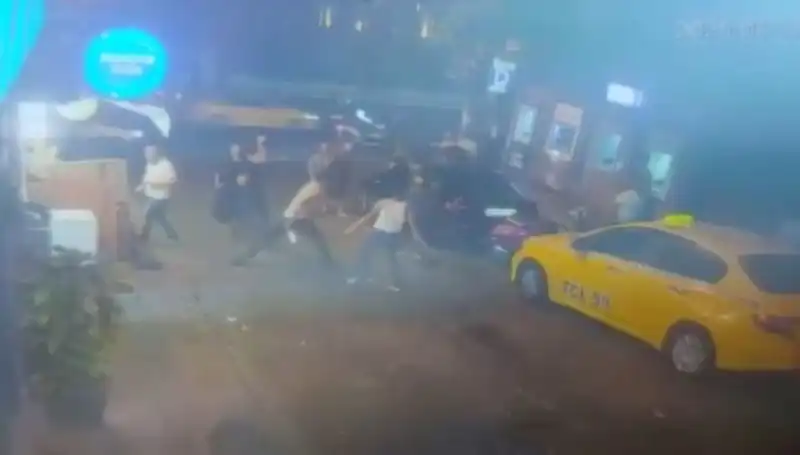 Beyoğlu'nda Laf Atma Tartışması Kanlı Bitti: Olayın Detayları Ortaya Çıktı