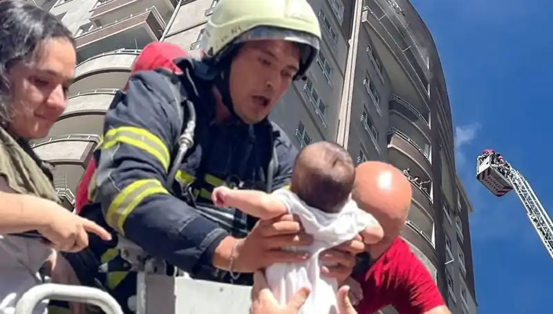 Kayseri'de 14 Katlı Bina Yangını: Olay Yeri Korku Dolu Anlara Sahne Oldu