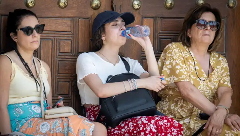 Türkiye’nin 23 İlinde Sıcaklık Rekorları: 40 Dereceyi Geçen Günler Yaşanıyor