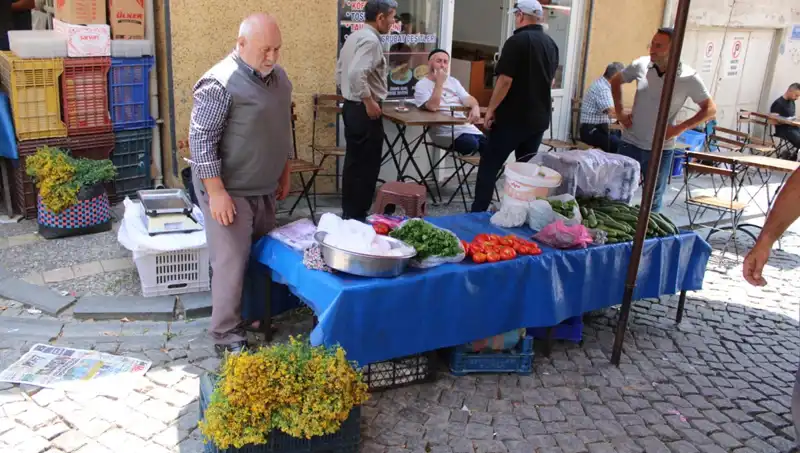 ** Dağların Gizli Hazinesi: Kendiliğinden Yetişen Şifa Bitkisi 30 TL’den Satışta!**