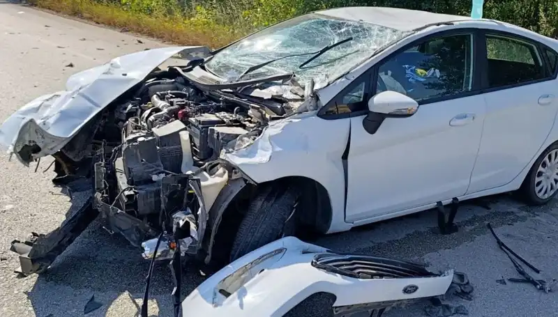 Çanakkale'de Trafik Kazası: İki Kişi Yaralandı ve Durumu Ciddiyetini Koruyor