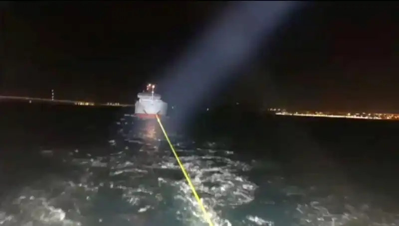Çanakkale Boğazı'nda Gemi Arızası: Deniz Ulaşımında Büyük Bir Kriz