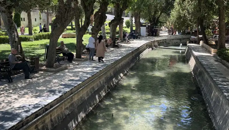 Şanlıurfa’da Yaz Sıcakları Zirveye Ulaştı: Termometreler 37 Dereceyi Gösterdi