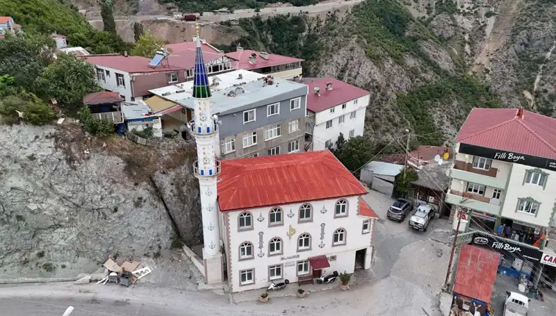 Yurdun Dört Bir Yanından Çelik Minare Siparişi: 500 Bin Lira Maliyetiyle Şaşırtıyor