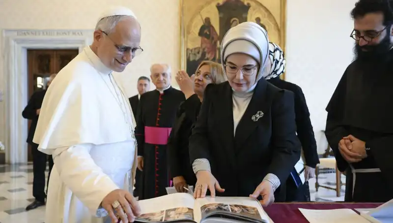 Emine Erdoğan ve Papa Leo'dan Gazze Üzerine Tarihi Buluşma