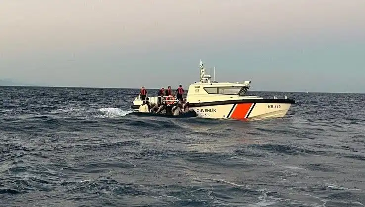 Ayvacık Açıklarında 17 Göçmen, Güvenlik Güçleri Tarafından Yakalandı