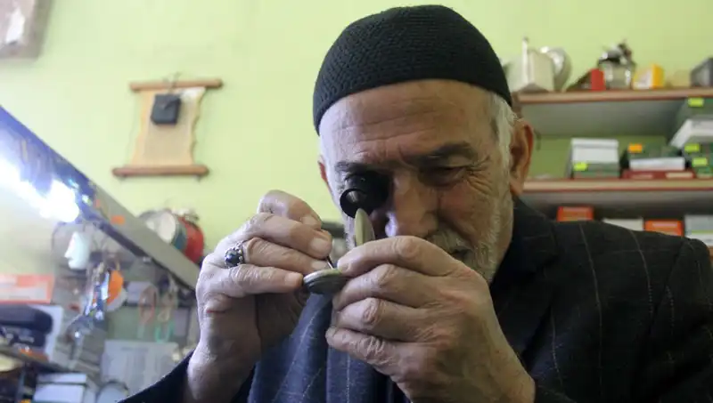 Zamanın Ustası: Yarım Asırlık Dükkanın Hikayesi