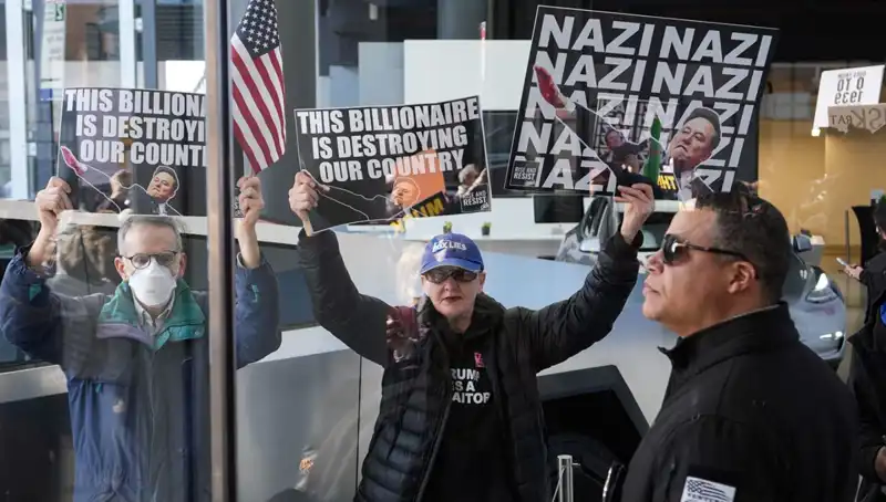 Elon Musk'a Protesto: SpaceX ve Tesla Önünde Trump Yönetiminin Rolü