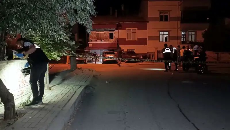 Karaman'da Kız Arkadaşına Saldıran Genç, Geceyi Kanlı Hale Getirdi