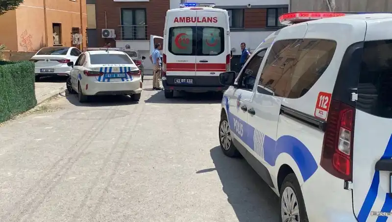 Korkunç Olay: Bıçaklı Kavga Kardeşleri ve Polisi Yaraladı!