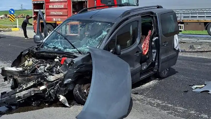 Ankara Yolunda Feci Kaza: Üç Kişi Yaralandı, Olay Yerinde Gözyaşları!
