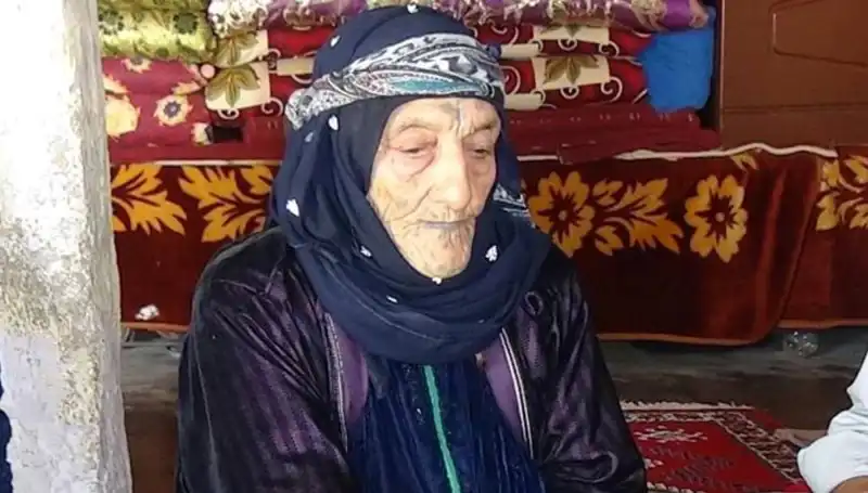 131 Yaşındaki Türkiye'nin En Yaşlı Kadını Hayatını Kaybetti, Duygular Tazelendi