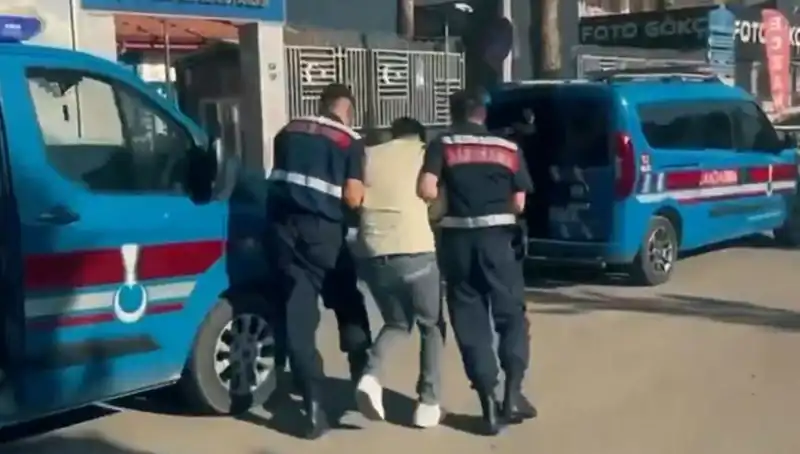 Türkiye Genelinde Yürütülen Dev Operasyon: 10 İlde 74 Gözaltı