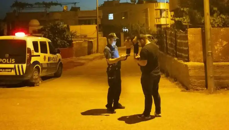 Husumetlilerinin Evine Ateş Açtı, Olay Yerinden Kaçtı!