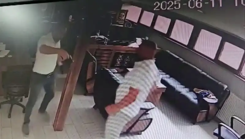 Alacak Verecek Meselesi Kanlı Bitti: İş İnsanı, Kalfası Tarafından Öldürüldü
