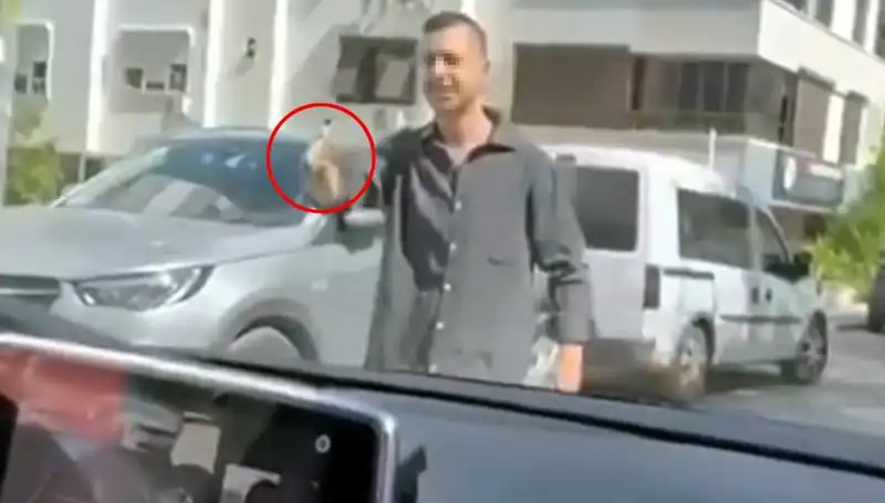 Trajik Kaza Esansında Kadınlara Silah Çeken Sürücü Hakkında Şok Gelişmeler