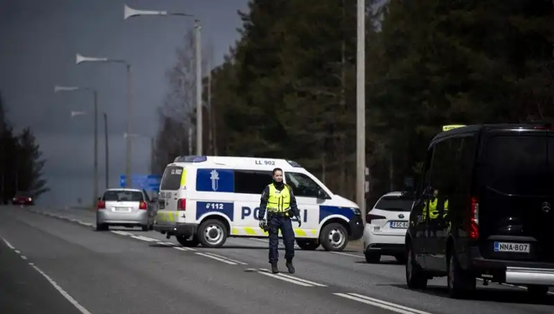 Finlandiya'da Okulda Bıçaklı Saldırı: Öğrenciler Zor Durumda, Şüpheli Yakalandı