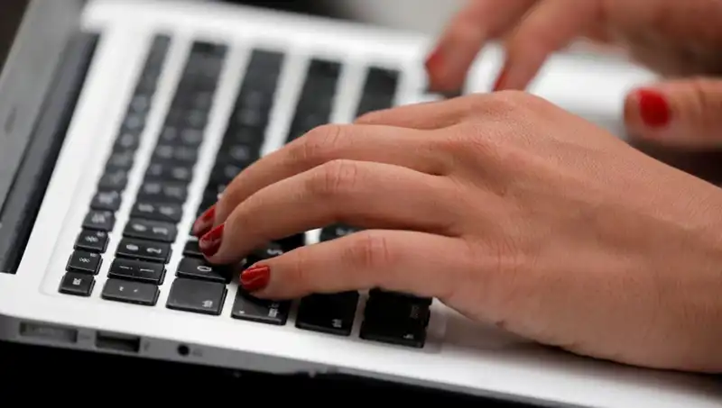 Laptop Mikrofonlarında Gizli Tehlike: Dinlenme Riski Hakkında Bilmeniz Gerekenler!