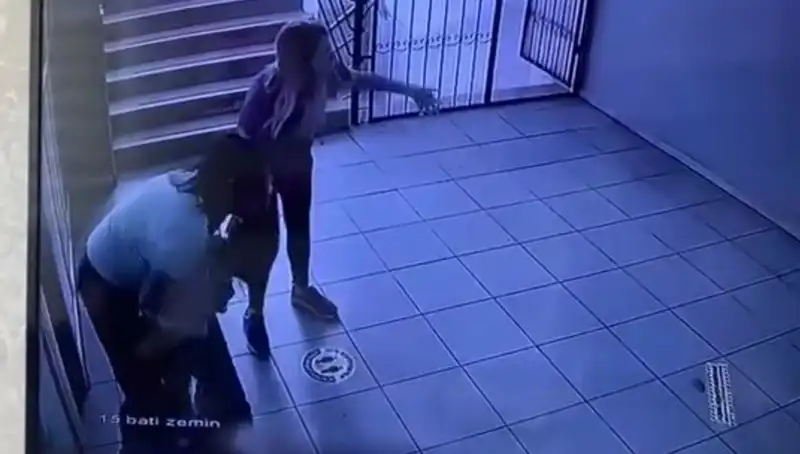 Öğretmen, Sınıfta Heimlich Manevrası ile Öğrencinin Hayatını Kurtardı