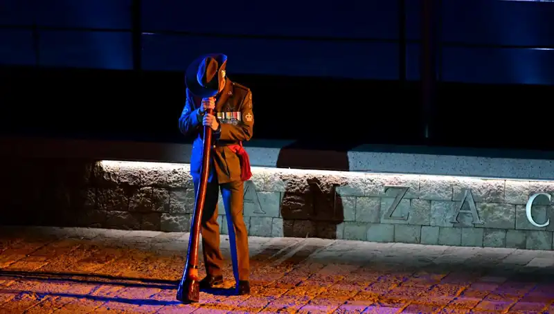 Anzak Koyu'nda Geleneksel Şafak Ayini Coşkusu: Anma Töreni Yapıldı