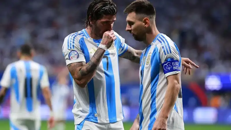 Rodrigo de Paul, Messi'nin Yanında Tekrar Buluştu: Aralarındaki Bağ Güçleniyor Mu?