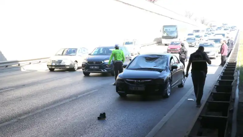 Polisten Kaçan Genç, Üst Geçitten Aşağı Atlayarak Efsane Bir Kaçış Hikayesi Yazdı