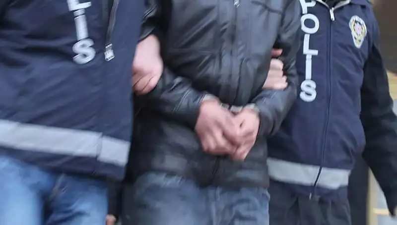 Kütahya'da Uyuşturucu Operasyonu: 5 Tutuklama ile Suç Ağı Çözüldü