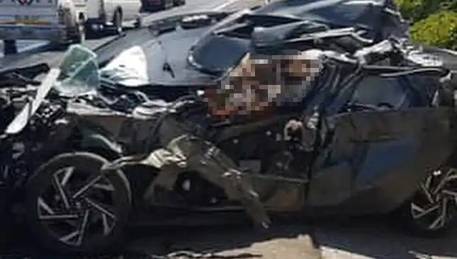 Şanlıurfa'da Feci Kaza! Otomobil Tankere Çarptı, 1 Kişi Hayatını Kaybetti