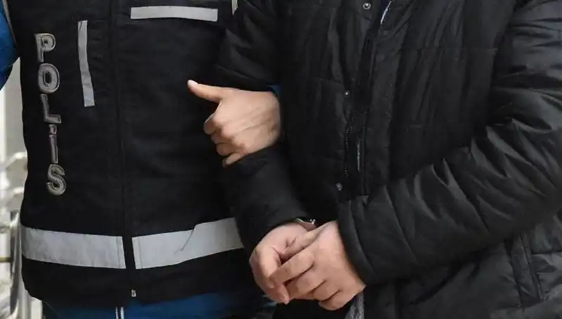 Emniyet ve TSK'da Şok FETÖ Operasyonu: Gözaltılar Art Arda Geldi