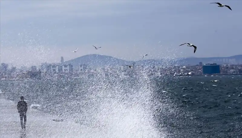 Marmara ve Ege'de Kuvvetli Rüzgar Alarmı: Tedbirinizi Alın!