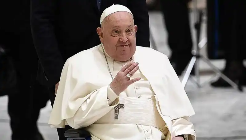 Vatikan'dan Şok Açıklama: Papa İki Kez Solunum Yetmezliği Krizi Geçirdi