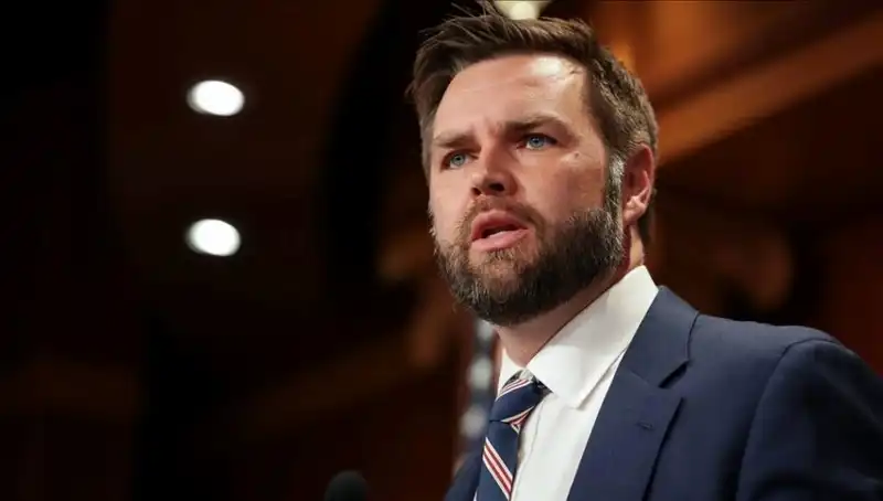 JD Vance Kimdir? Zelenski ile Yapılan O Konuşma Neleri Değiştirecek?