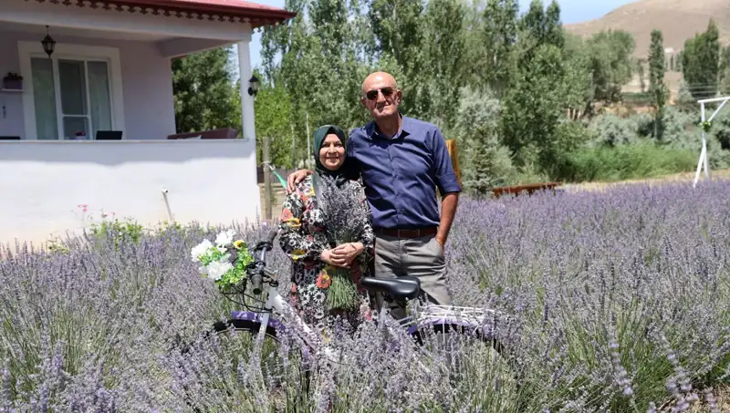 Astım Hastası Eşi İçin Güvenli Bir Yaşam Alanı Yaratan Adamın Hikayesi