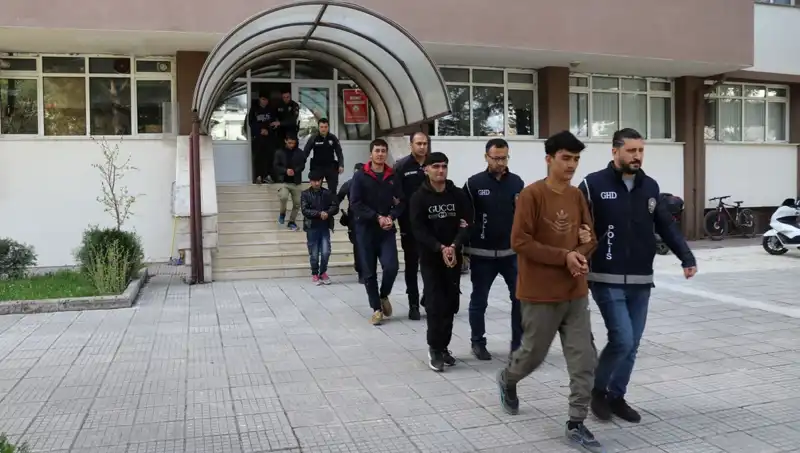 Edirne ve Kırklareli'nde Kaçak Göçmen Operasyonu: Emniyetten Çarpıcı Detaylar