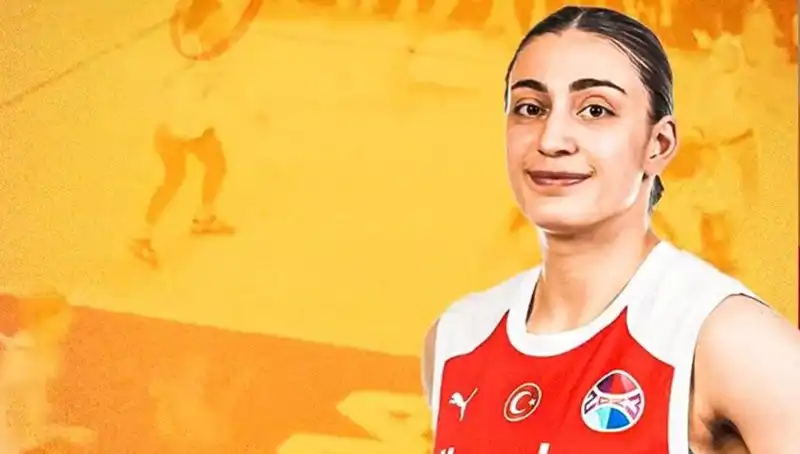 Galatasaray, 3 Yıldızıyla Sözleşme Yenileyerek Geleceğini Şekillendirdi