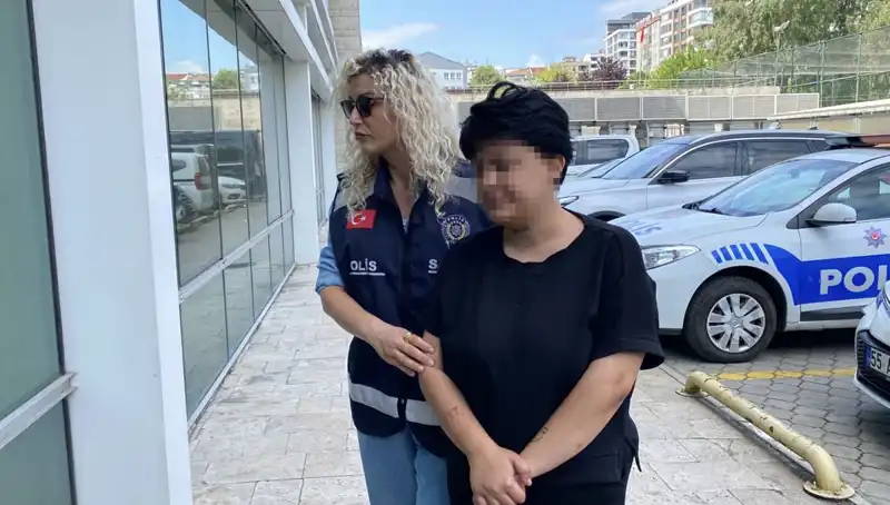 Genç Kız Annesini 11 Yerinden Bıçakladı: Ailedeki Sır Ne?